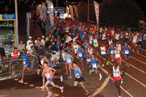 Os atletas do Triângulo Mineiro também estão na briga da elite do atletismo pelo pódio do Circuito de Corridas Caixa / Foto: Luiz Doro/adorofoto