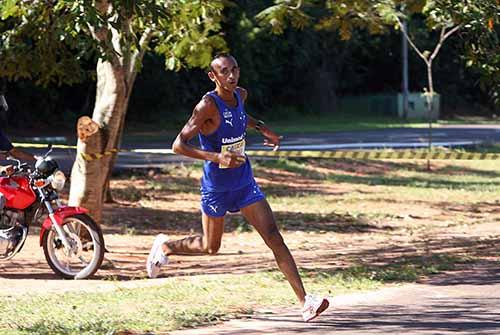 "Com todo o respeito aos adversários, este ano quero ser o melhor do Circuito de Corridas Caixa e o campeão brasileiro, no fim do ano", avisa Ivanildo Pereira dos Anjos, o Gomes / Foto: Luiz Doro/adorofoto