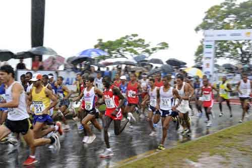 Largada da Volta da Pampulha no ano passado / Foto: Sérgio Shibuya/ZDL