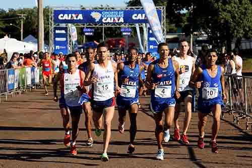 Largada da elite masculina em Campo Grande / Foto: Luiz Doro/adorofoto