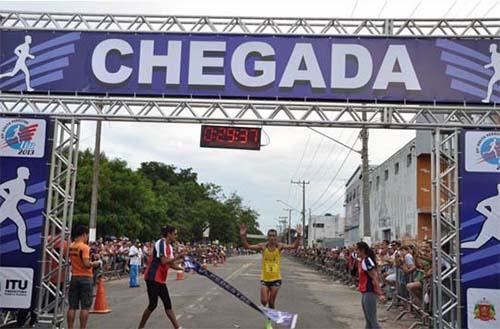 Marilson Gomes dos Santos concluiu o percurso de 10 km com o tempo de 29min38seg / Foto: Fábio Navarro/Prefeitura de Itu