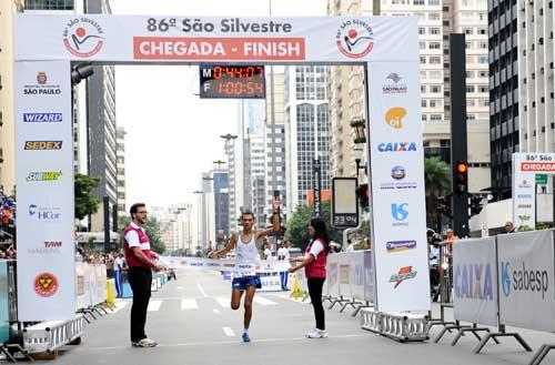 Marílson dos Santos é tri na São Silvestre / Foto: Sérgio Shibuya / ZDL 