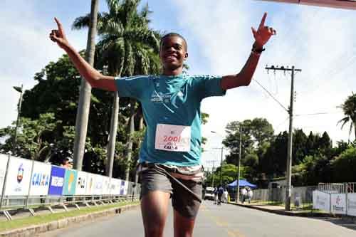 Na corrida entre os meninos de 14 a 15 anos, a vitória foi de João Victor Martins Saraiva / Foto: Fábio Ura / ZDL