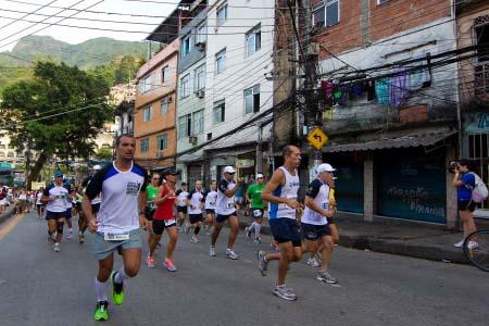 Foi em clima de festa que a Rocinha recebeu, na manhã de domingo, dia 22 de Janeiro, mais de duas mil e quinhentas pessoas no  Projeto Embratel Rocinha de Braços Abertos / Foto: Gil Toledo / FOTOCOM.NET 