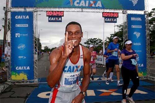 O baiano Silvaldo Viana assumiu mais uma vez a ponta / Foto: Luiz Doro/adorofoto