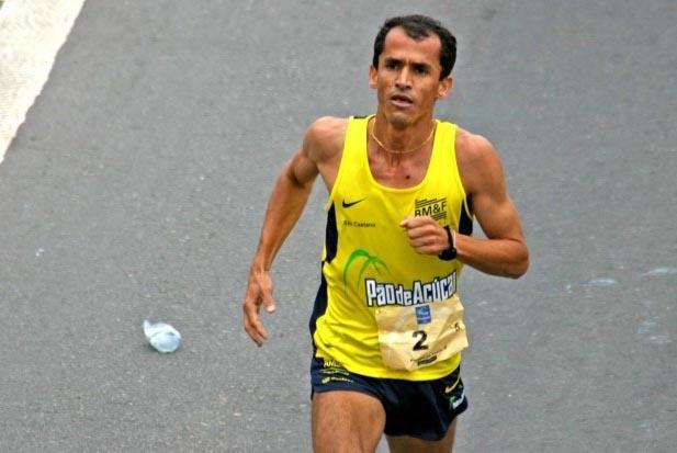 Vanderlei Cordeiro de Lima, bronze em Atenas 2004, será um dos participantes da prova Corre Aí na Sapucaí / Foto: Divulgação 