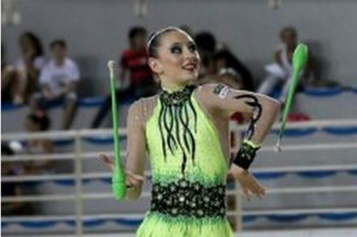 Mayra Siñeriz, da ginástica rítmica, representará o Brasil nos Jogos Olímpicos da Juventude / Foto: Ricardo Bufolin / CBG