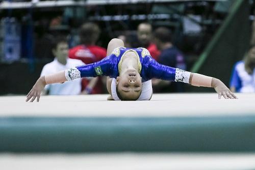 Atleta tirou nota superior a 15.000 na trave e ganhou elogios do técnico Alexandre Carvalho pela consistência em um dos aparelhos mais difíceis da ginástica artística feminina / Foto: Ricardo Bufolin/CBG