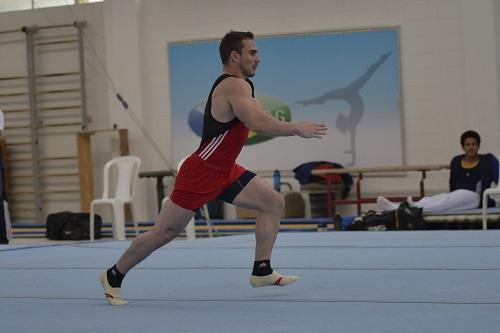 Para o campeão olímpico, a competição será um teste das séries nas argolas, solo e salto; o ginasta quer superar as notas mínimas de qualificação para estar no grupo que vai ao Mundial, em outubro / Foto: Osvaldo F./Contrapé