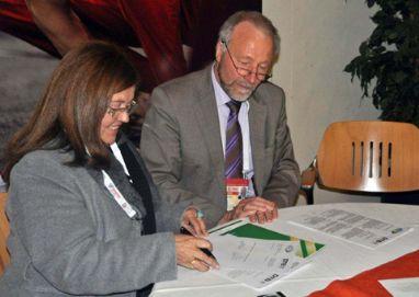 A ginástica do Brasil tem mais motivos para comemorar. A presidente da Confederação Brasileira de Ginástica (CBG), Luciene Resende assinou acordo com a Federação Alemã de Ginástica (DTB), em encontro com o presidente Rainer Brechtken, em Berlim / Foto: Divulgação