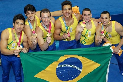 A Seleção Masculina de Ginástica Artística estreou da melhor forma possível no Pan de Guadalajara: com apresentações quase perfeitas e com a conquista do ouro inédito / Foto: Ricardo Bufolin/Photo&Grafia