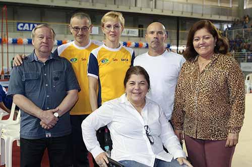 Comissões das Seleções Masculina e Feminina e a presidente, Luciene Resende / Foto: Ricardo Bufolin/CBG