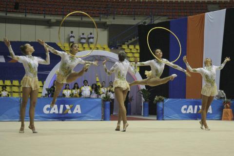 Ginastas do conjunto e individual viajaram para Guadalajara no domingo, em busca de uma vaga no Pan-Americano  / Foto: Divulgação CBG