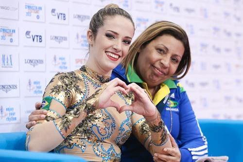 Natália Gaudio e a técnica Monika Queiroz / Foto: Ricardo Bufolin/CBG