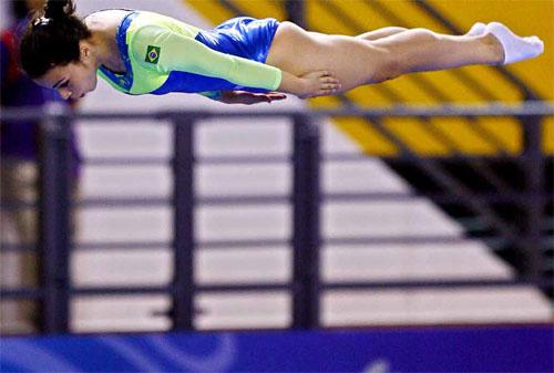 Cinco atletas da Seleção de Ginástica de Trampolim viajam hoje (26) para a República Tcheca, onde defenderão as cores do Brasil na Copa do Mundo de Jablonec, no próximo final de semana, sábado (01) e domingo (02). / Foto: Wander Roberto / COB