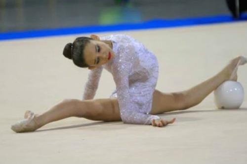 Ginástica rítmica com bola / Foto: Divulgação