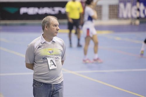 Eduardo Carlone, técnico da equipe feminina da Metodista (SP) / Foto: Divulgação / CBHb