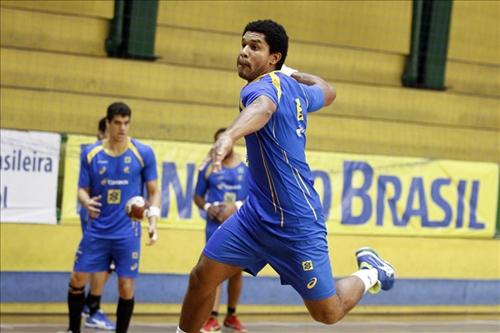 Cléber Andrade, ponta esquerda / Foto: Divulgação / CBHb