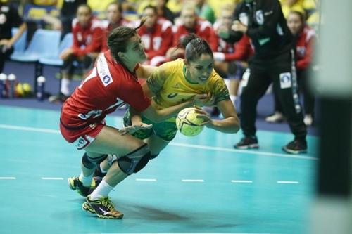 Técnico Morten Soubak divulgou a lista com as 15 atletas que irão disputar a competição em Toronto, no Canadá / Foto: Roberto Castro / ME