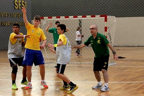 Técnico Jordi Ribera comanda as atividades / Foto: Divulgação