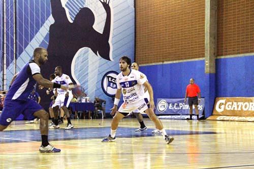 Diogo Hubner usa a camisa 13 desde a temporada 2002 / Foto: K. Chaddoud