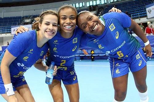 Equipe enfrenta a França, neste sábado (9), às 14h, para decidir o terceiro lugar do grupo / Foto: IHF/Divulgação