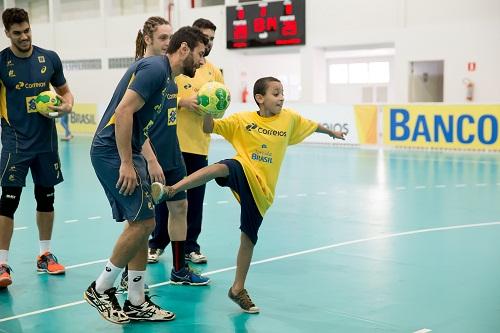 Atividades especiais contaram com a participação de 38 alunos, que estão inscritos em núcleos do projeto MiniHand / Foto: Cinara Piccolo/Photo&Grafia