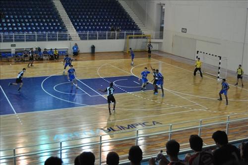 Cerca de 50 profissionais estão no Campeonato Brasileiro Cadete Masculino, em São Sebastião do Paraíso (MG) / Foto: Cássio Marques