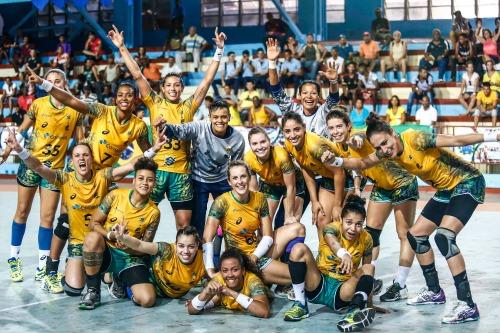 Brasil passa bem pela Argentina e se classifica para a final do Pan-Americano de Handebol / Foto: Wander Roberto / Photo&Grafia