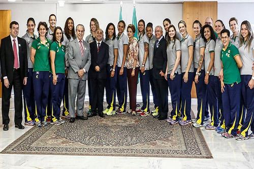 Seleção tem encontro com a presidente / Foto: Wander Roberto/Photo&Grafia 