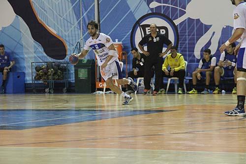 Diogo Hubner em lance do clássico no primeiro turno / Foto: K. Chaddoud