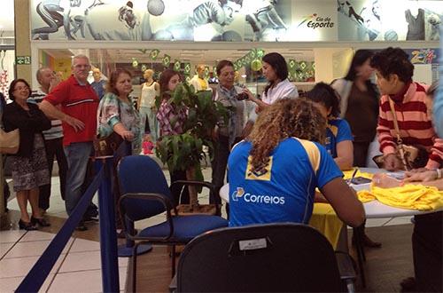 Fãs fizeram fila para ver de perto as jogadoras / Foto: Divulgação