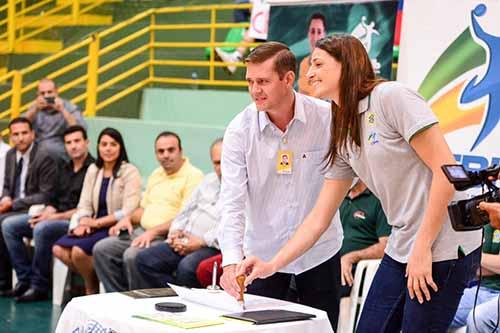 Duda Amorim é homenageada pelos Correios com selo personalizado / Foto: Santiago Russo/Photo&Grafia