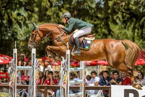 Os campeões americanos Filipe e Vancouver de la Vaux em salto perfeito / Foto: Luis Ruas