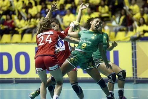 Atuais bicampeãs olímpicas venceram as brasileiras por 25 x 21 / Foto: CBHb / Divulgação