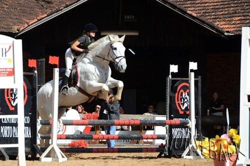 João Victor Aguiar na cerimônia de premiação da prova Spycoast Farm com participação da elite do hipismo mundial / Foto: Sportfot