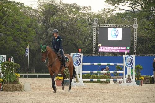 Equipes brasileiras de Salto estão na "ponta dos cascos" e, após palestra motivação com o super técnico de vôlei José Roberto Guimarães, vão brigar para fazer jus ao favoritismo com provas até domingo, 11/9 / Foto: Divulgação - CMay