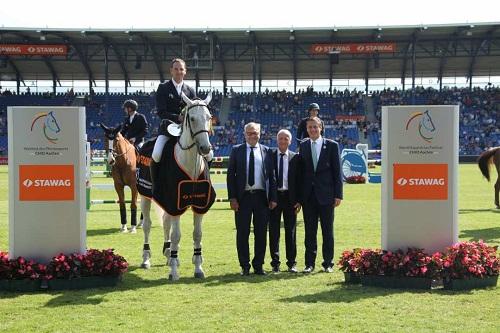 Eduardo Menezes vence no CHIO Aachen, na Alemanha, que durante 10 dias de competição distribui 2,7 milhões de euros / Foto: Michael Stauch/CHIO Aachen