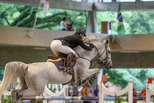 Semana que vem, entre 20 a 24/9, o Concurso de Salto Internacional e Nacional Indoor agita a Hípica Paulista com provas de 1.10 a 1.60 metro, das quais seis internacionais e muitas atrações extras / Foto: Luis Ruas