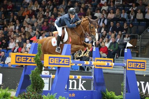 Nesse domingo, 19/11, tops do Brasil Pedro Veniss e Yuri Mansur disputam o GP, a 1.60 metro, que encerra o German Masters 2017, na arena Indoor de Stuttgart, na Alemanha / Foto: German Masters/Divulgação