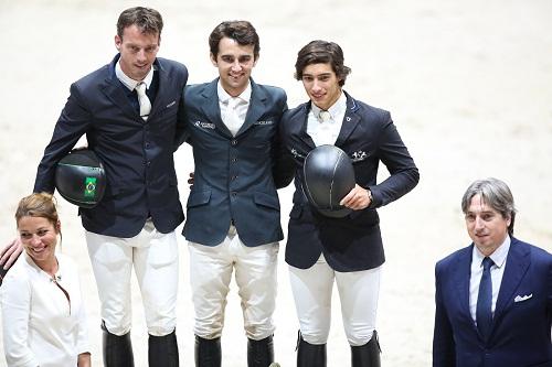 Cavaleiros brasileiros Marlon e o jovem talento João garantiram o 1º e 3º lugar em GP, a 1.60 metro, em Samorin, mesmo local onde o Time Brasil conquistou ouro na Copa das Nações 2017. Em 2018, a disputa por uma vaga nos Jogos Equestres Mundiais promete agitar o 1º semestre / Foto: X-bionic Equestor Sphere