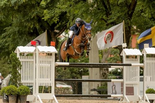 Em acirrada disputa, jovens talentos Thales Marino e Paulo Miranda batem feras no mini GP da Final do Ranking de Salto SHP. Nesse domingo, 3/2, às 14h30, tem GP com carro 0 km para o campeão e semana que vem, entre 7 e 10/12, tem Nacional Top Riders na mesma casa / Foto: Luis Ruas