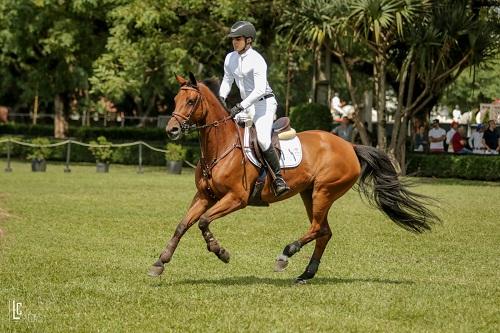 Na grande final da temporada do hipismo em São Paulo e país, jovens talentos dividiram o pódio com os seus treinadores Zé Reynoso e Artemus de Almeida, 3º e campeão do ranking brasileiro Senior Top, e o campeão do GP Top Riders André Miranda / Foto: Luis Ruas