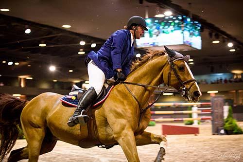 José Roberto Reynoso Fernandez Fº com Azrael W: campeão do GP Indoor 2017   / Foto: Gabriela Lutz