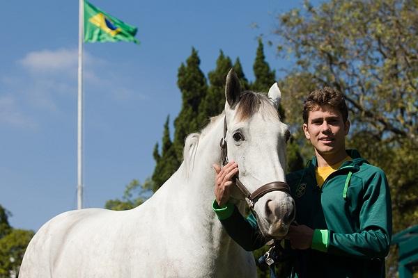 Bons resultados que vêm de muita dedicação. Saiba mais sobre o cavaleiro olímpico que está se destacando no cenário internacional do Adestramento / Foto: Divulgação/Sérgio Zacchi/CBH