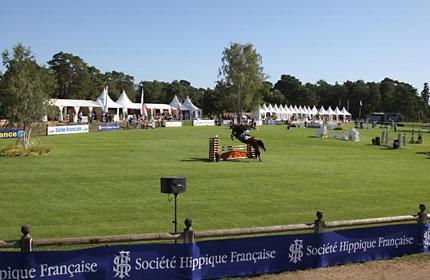 De 23 a 26/6, a bela cidade francesa de Fontainebleau sediou o CSI**** L'Ete du Grand Parquet com a presença de grandes nomes do hipismo internacional / Foto: Divulgação