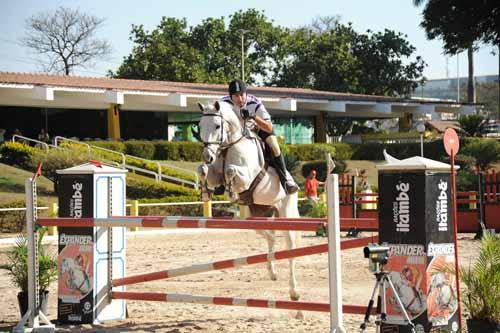 No último final de semana, a Federação Hípica de Minas Gerais (FHMG) promoveu a I Temporada Oficial 2012 de hipismo de salto, da Corrida dos Campeões / Foto: Moisés Rodrigues