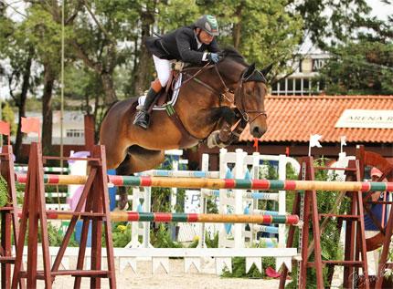 César Almeida com Vanity Império Egípcio venceu as Seletivas no Nacional de Saltos em Curitiba (foto) e The Best Jump / Foto: Grace Carvalho