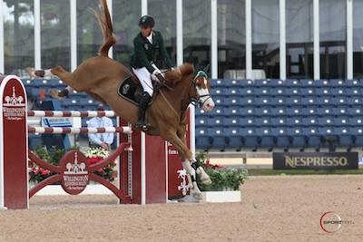 Montando Taloubet, um filho de Baloubet du Rouet de 11 anos, Paulo levou a melhor sem faltas 34s537, superando outros cinco conjuntos no desempate da prova Suncast Championship Jumper Series Classic, a 1.50 metro / Foto: Divulgação