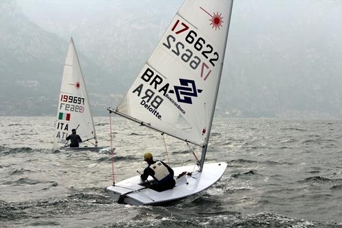 Robert Scheidt durante os treinos em Garda / Foto: Divulgação